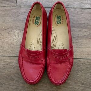 SAS Women's Vibrant Red Leather Loafers size 7
